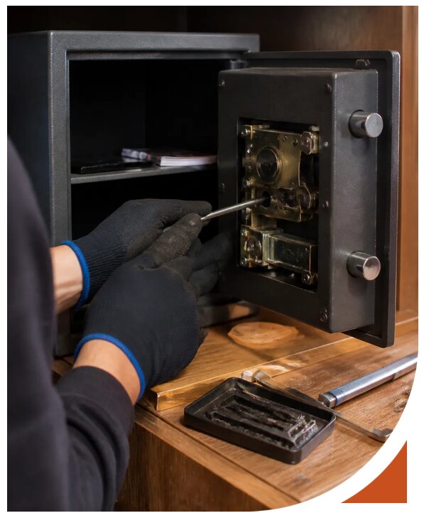 Профессиональное вскрытие мебельного сейфа в Нижневартовске круглосуточно